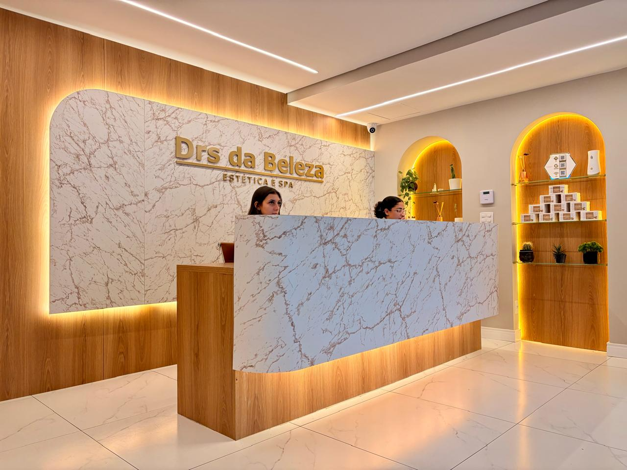 Outra vista da recepção da Drs da Beleza